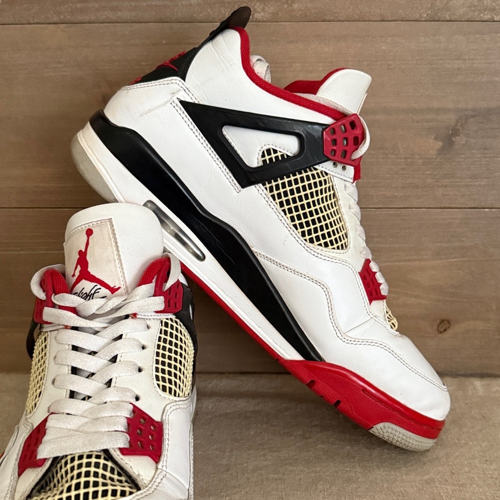 Authentic | 🔥 Fire Red Jordan 4 - Picture 4 of 17